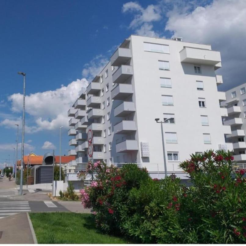 Cozy Niko Apartment - Private Parking And Balcony Zadar Dış mekan fotoğraf